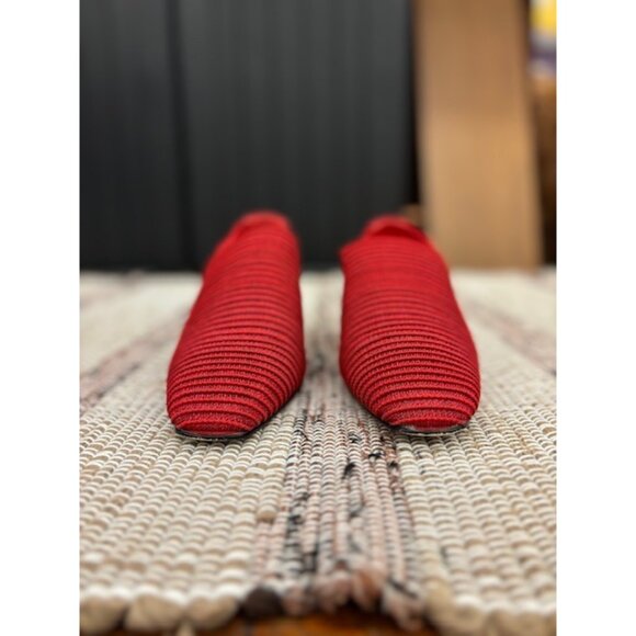 Coup Detat Red Mesh 2.5" Heels Ladies Size 8M Comfortable & Stylish Pointed Toe - Picture 2 of 7